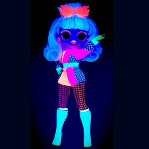 NEW!!! GLOW DOLL Speedster, LOL OMG Fashion Doll